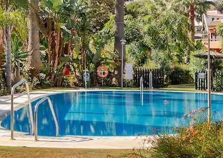 Апартаменты Cosy Avec Piscine & A 5 Min A Pied Эстепона