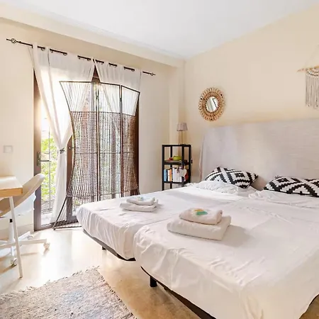 Cosy Avec Piscine & A 5 Min A Pied Апартаменты *